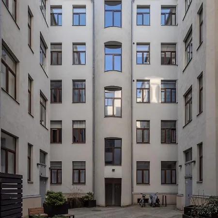 아파트 In - Ground Floor *