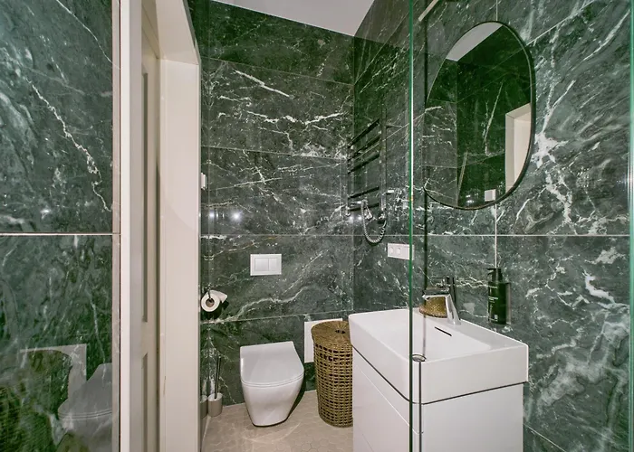 In - Ground Floor Appartement *