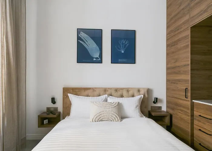 In - Ground Floor Appartamento